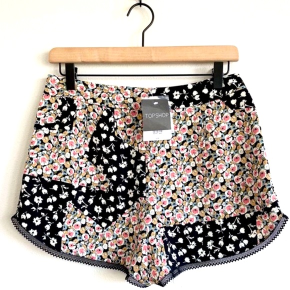 NEW TopShop Multi-Colored Bohemian Floral Print Lace Trim Summer Shorts - Picture 1 of 10
